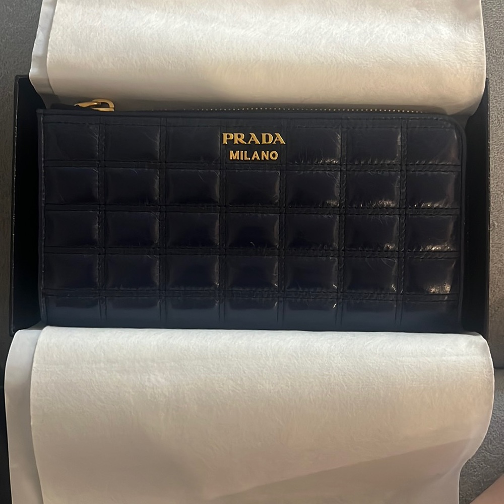 Prada bluette portafoglio lampo wallet